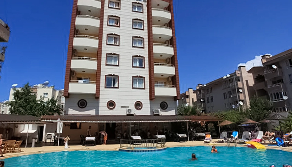 هتل آپارتمان گلدن مون کوش آداسی